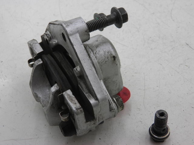 photo de FRONT BRAKE CALIPER ROADSIGN WALLABY 50 (2009 - 2014) - Zoom on usage condition