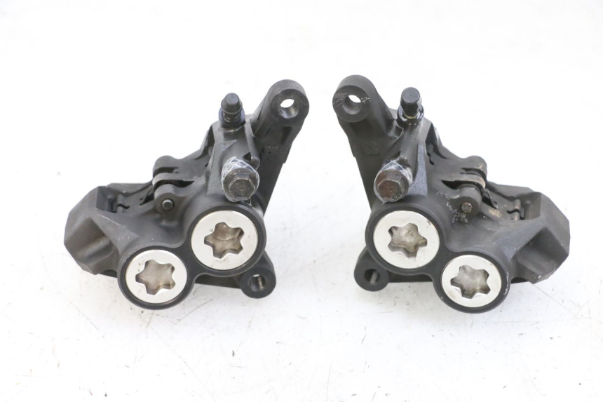 photo de FRONT BRAKE CALIPER YAMAHA TDM ABS 900 (2002 - 2014) - Surface and material condition