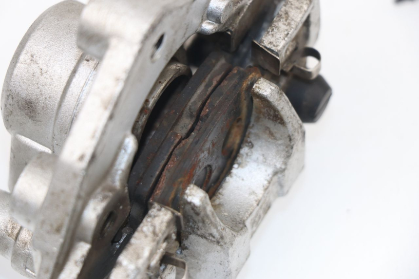 photo de FRONT BRAKE CALIPER BAOTIAN TRAVEL SPIRIT 50 (2010 - 2012)