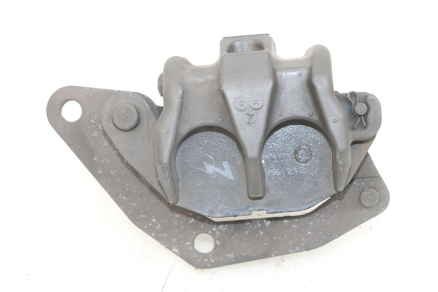 photo de FRONT BRAKE CALIPER YAMAHA XMAX X-MAX ABS 125 (2017 - 2020) - Alternative perspective