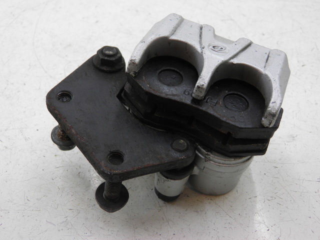 photo de FRONT BRAKE CALIPER YIYING YY 125 T-10 125 (2006 - 2012) - Component detail