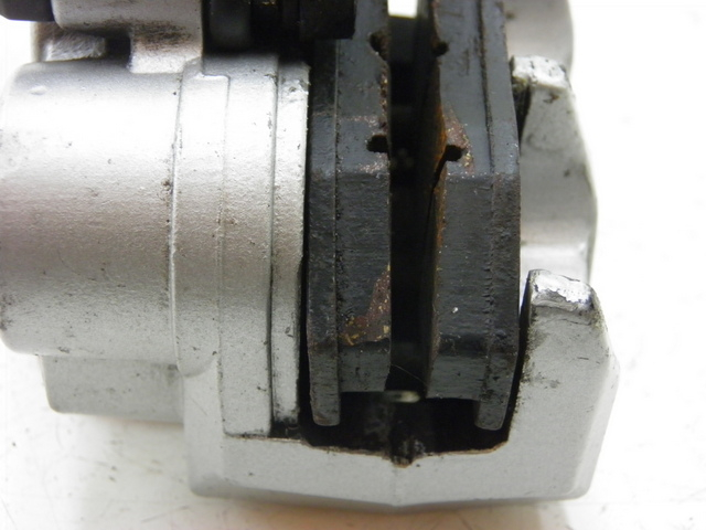 photo de FRONT BRAKE CALIPER YIYING YY 125 T-10 125 (2006 - 2012) - Technical close-up