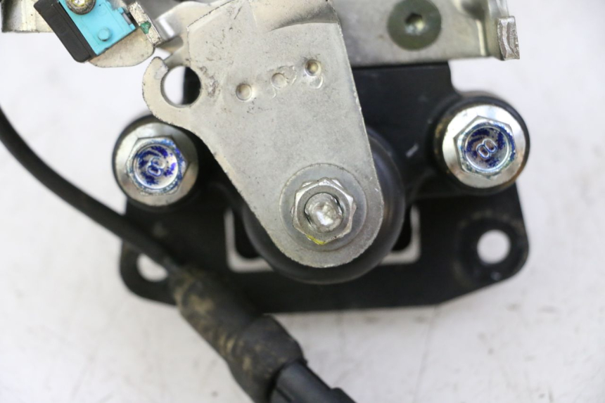 photo de BRAKE CALIPER ROLL LOCK PIAGGIO MP3 500 (2011 - 2015)