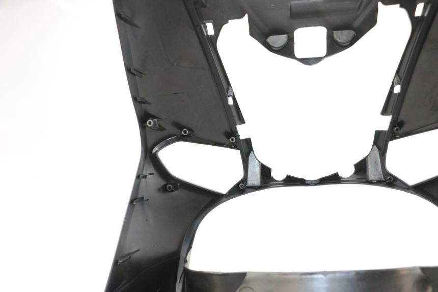 photo de FRONT FAIRING KYMCO AGILITY CITY 4T 50 (2008 - 2016) - Zoom on usage condition