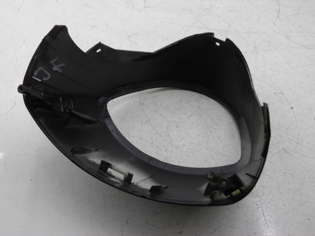 photo de FRONT FAIRING BENZHOU YY50QT31 VINTAGE 50 (2009 - 2012) - Surface and material condition