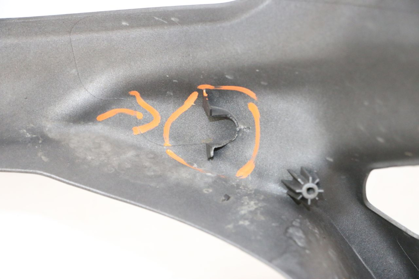 photo de FRONT FAIRING SUZUKI BURGMAN 650 (2013 - 2020)