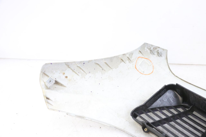 photo de FRONT FAIRING PEUGEOT ELYSEO 125 (1999 - 2004) - Alternative perspective