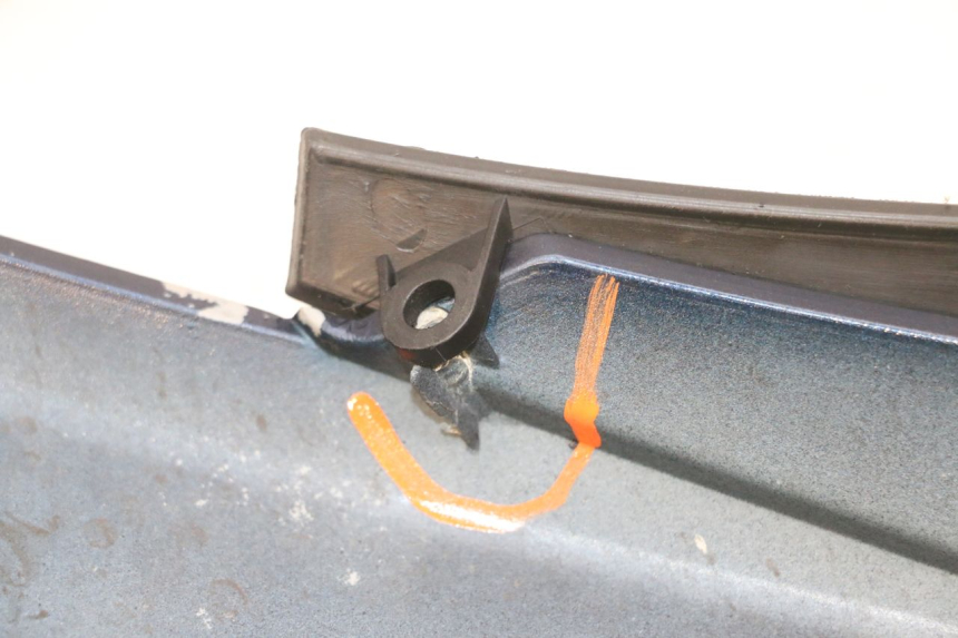 photo de LOWER FRONT FAIRING  PIAGGIO MP3 RL 250 (2007 - 2010) - Distinctive features