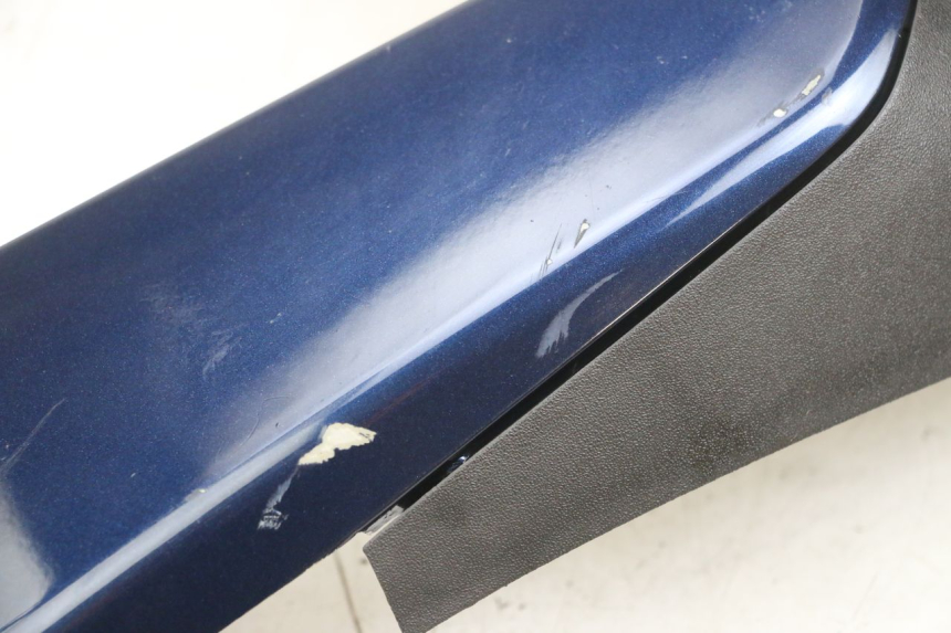 photo de LOWER FRONT FAIRING  PIAGGIO MP3 RL 250 (2007 - 2010) - Zoom on usage condition