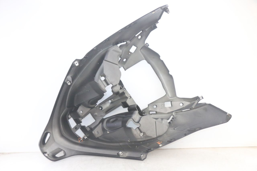 photo de FRONT FAIRING PIAGGIO MP3 HPE 300 (2019 - 2026) - Detailed visual inspection