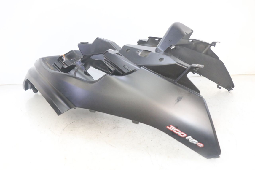 photo de FRONT FAIRING PIAGGIO MP3 HPE 300 (2019 - 2026) - Technical close-up
