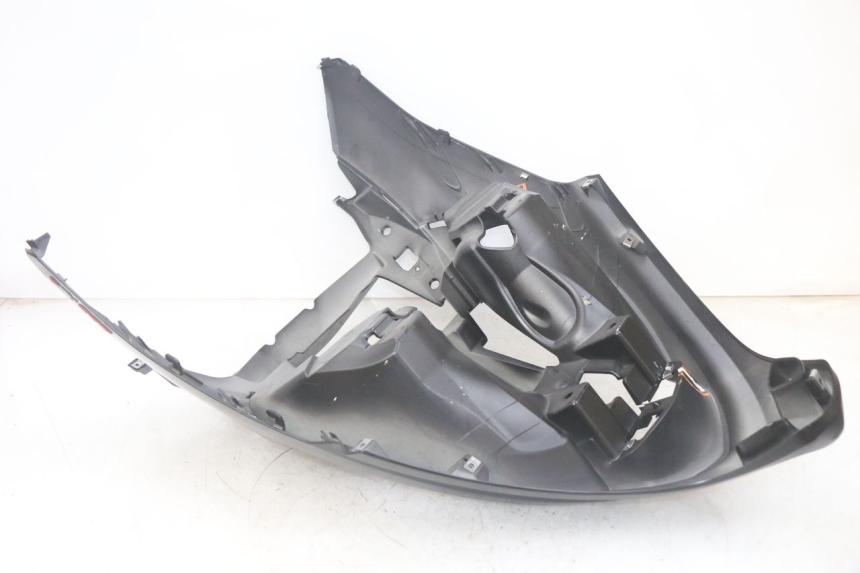 photo de FRONT FAIRING PIAGGIO MP3 HPE 300 (2019 - 2026) - Alternative perspective