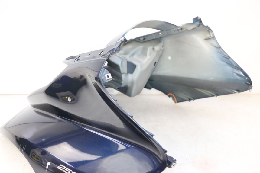 photo de FRONT FAIRING PIAGGIO MP3 RL 250 (2007 - 2010)