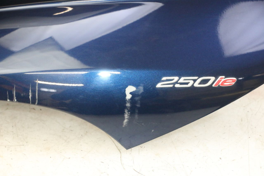 photo de FRONT FAIRING PIAGGIO MP3 RL 250 (2007 - 2010)