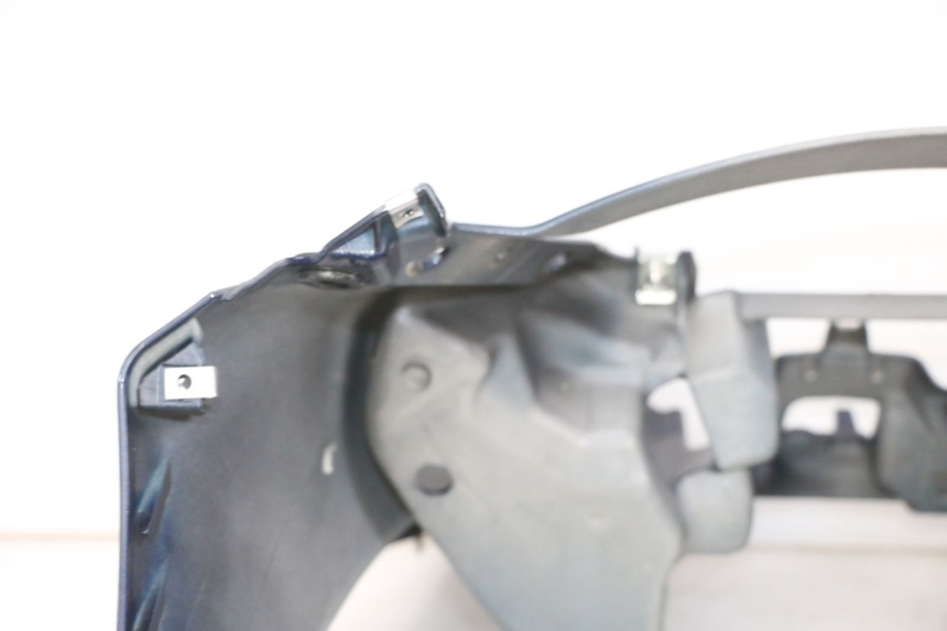 photo de FRONT FAIRING PIAGGIO MP3 RL 250 (2006 - 2010) - Detailed visual inspection