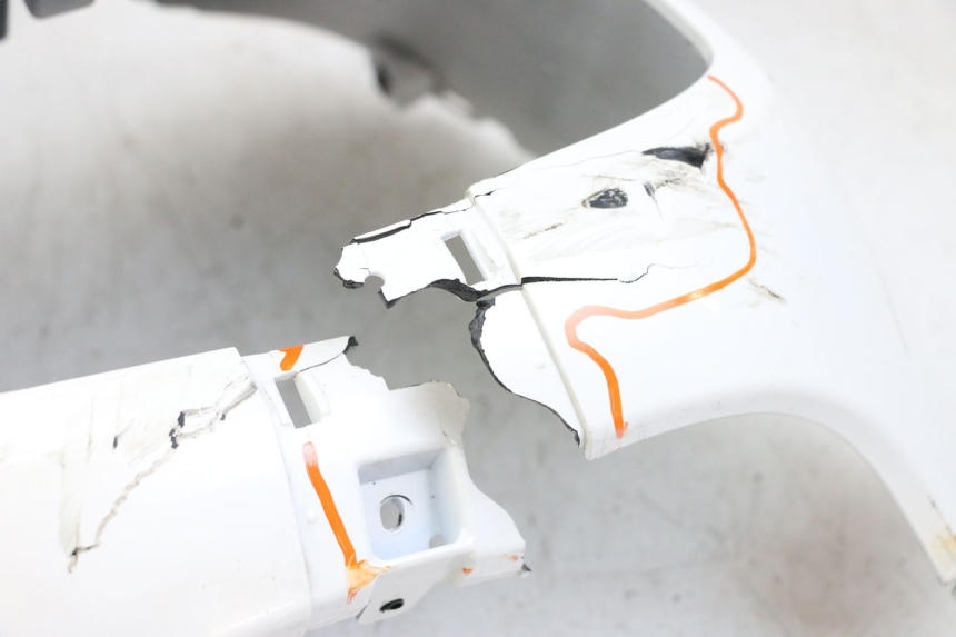 photo de FRONT FAIRING YAMAHA NEO'S CORE 1 (2022 - 2026) - Zoom on usage condition