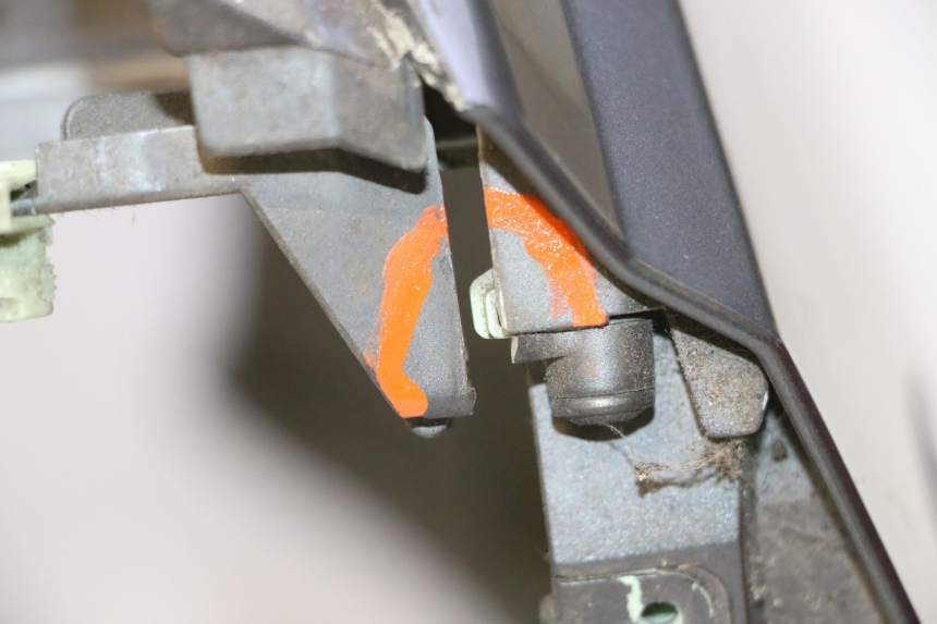 photo de FRONT FAIRING PEUGEOT SATELIS 125 (2006 - 2009)