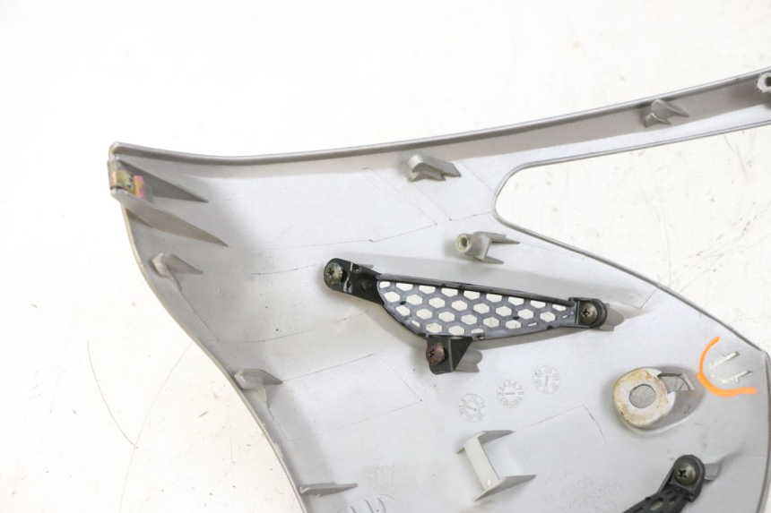 photo de UPPER FRONT FAIRING KYMCO AGILITY CITY 4T 50 (2008 - 2016) - Technical close-up