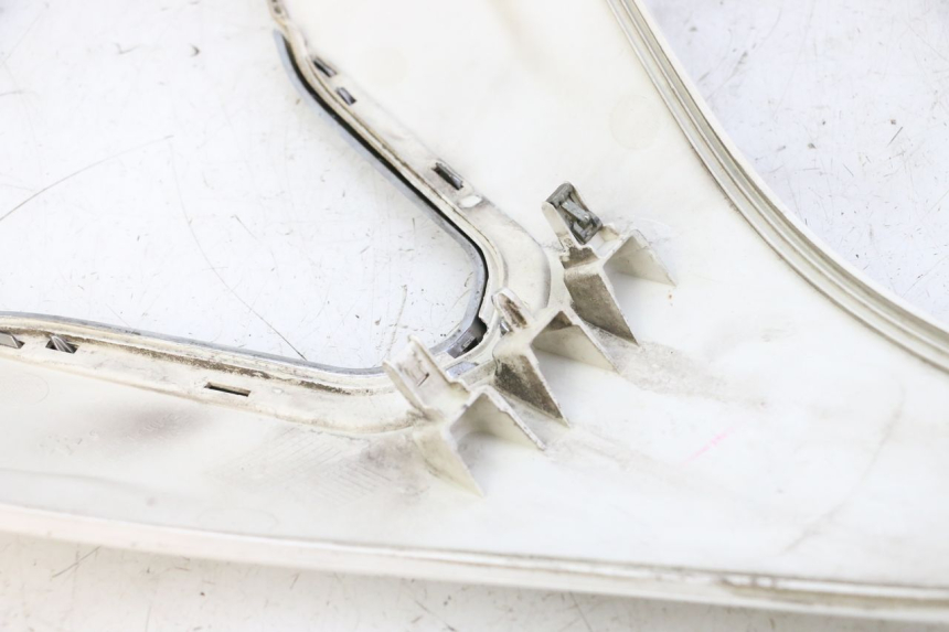 photo de UPPER FRONT PANEL PEUGEOT SATELIS 125 (2010 - 2012) - Component detail