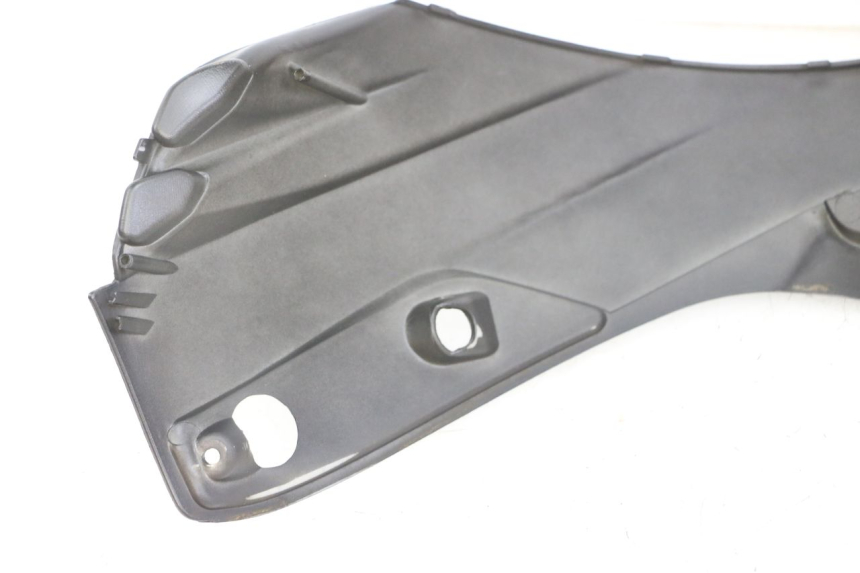 photo de UPPER FRONT PANEL PIAGGIO XEVO - X EVO 125 (2007 - 2016) - Alternative perspective