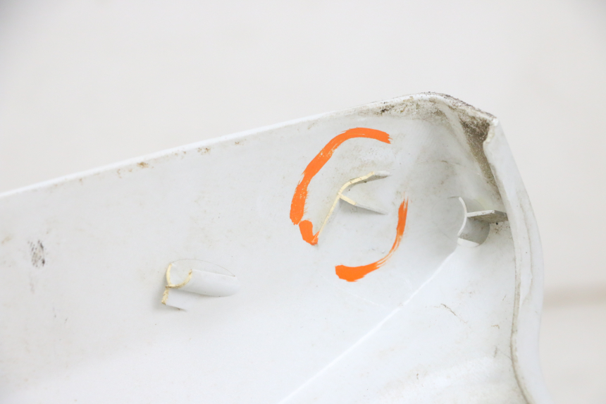 photo de FRONT FAIRING YAMAHA X-MAX XMAX 125 (2010 - 2013) - Technical close-up