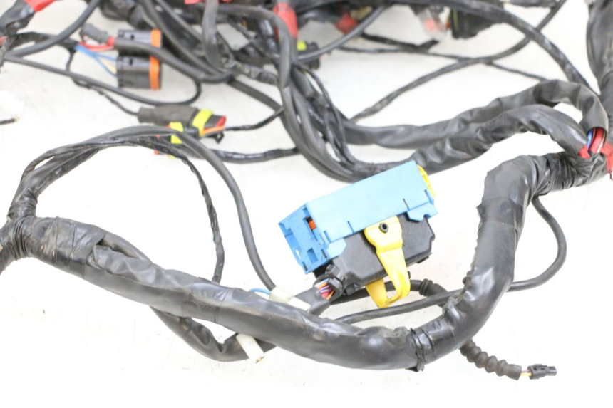photo de WIRE HARNESS PIAGGIO MP3 HPE 350 (2018 - 2020) - Zoom on usage condition