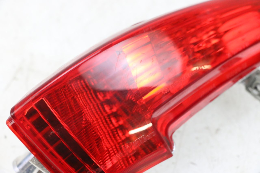 photo de RIGHT TAIL LIGHT PIAGGIO MP3 HPE 300 (2019 - 2026) - Component zoom
