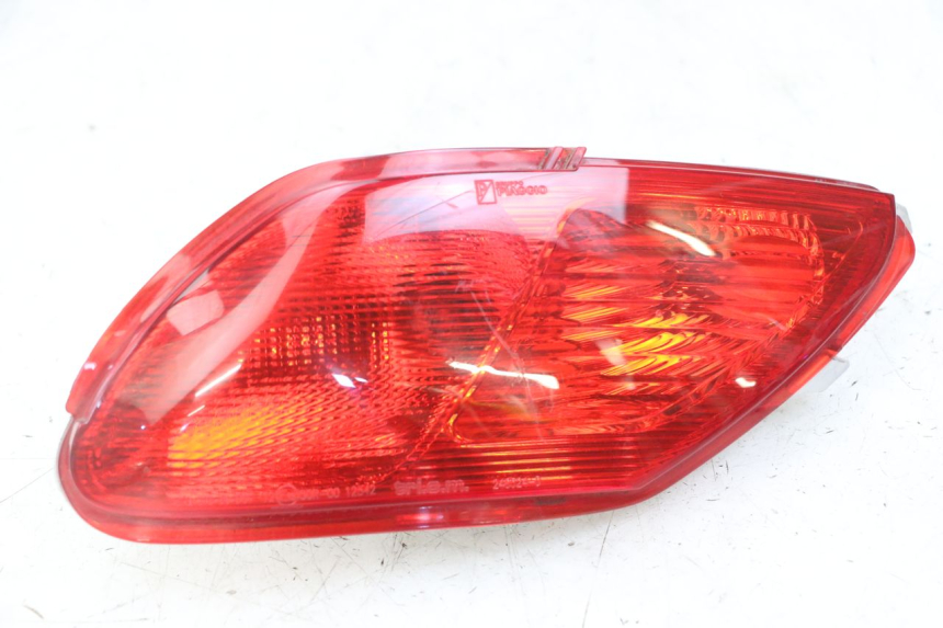 photo de RIGHT TAIL LIGHT PIAGGIO MP3 LT 300 (2010 - 2016)