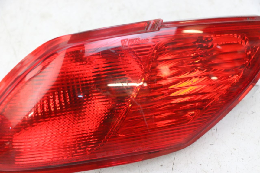 photo de RIGHT TAIL LIGHT PIAGGIO MP3 LT 300 (2010 - 2016)