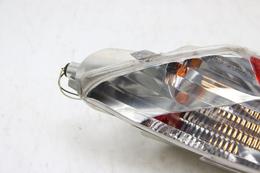 photo de RIGHT TAIL LIGHT PIAGGIO MP3 125 (2006 - 2014)