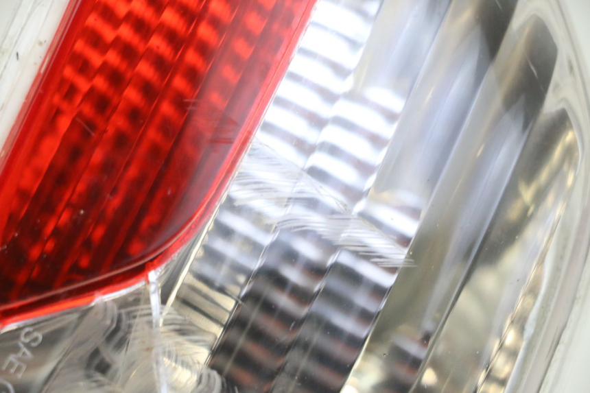 photo de RIGHT TAIL LIGHT PIAGGIO MP3 RL 250 (2007 - 2010)