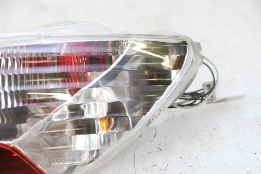photo de RIGHT TAIL LIGHT PIAGGIO MP3 RL 250 (2007 - 2010)
