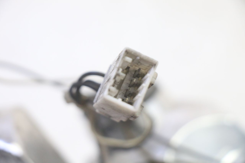 photo de RIGHT TAIL LIGHT PIAGGIO MP3 RL 250 (2007 - 2010)