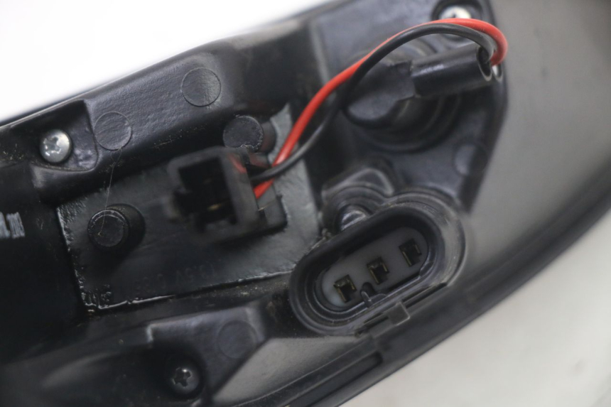 photo de RIGHT TAIL LIGHT PEUGEOT SATELIS 125 (2013 - 2018)