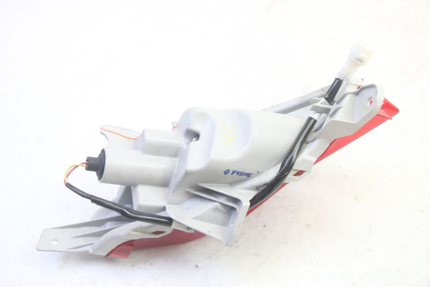 photo de RIGHT TAIL LIGHT YAMAHA TRICITY 300 (2020 - 2024) - Surface and material condition