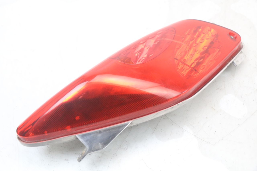 photo de RIGHT REAR LIGHT YAMAHA XMAX X-MAX 125 (2006 - 2009) - Alternative perspective