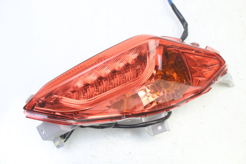 photo de RIGHT TAIL LIGHT YAMAHA XMAX X-MAX 125 (2021 - 2025)