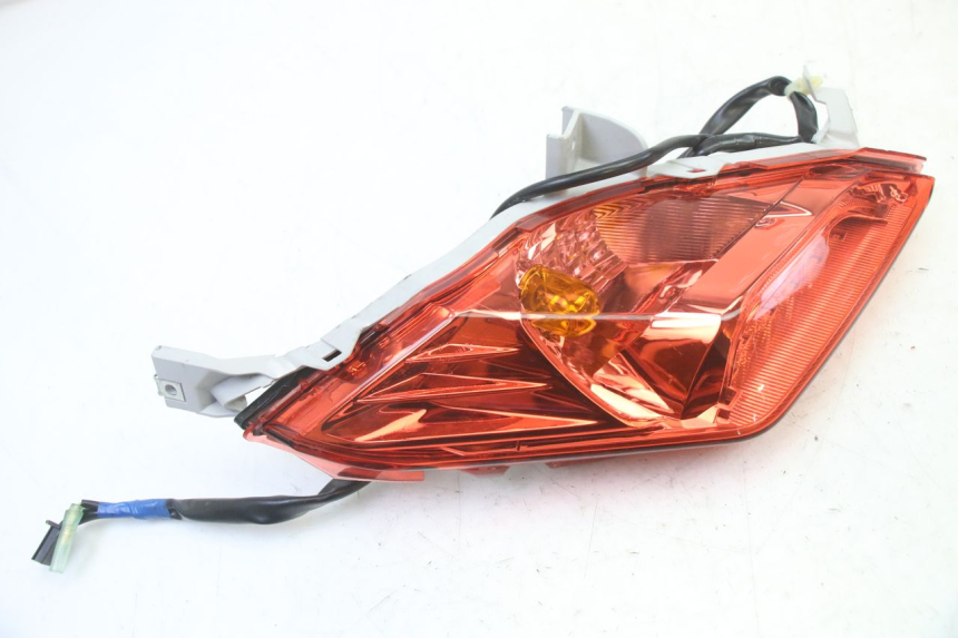 photo de RIGHT TAIL LIGHT YAMAHA XMAX X-MAX 125 (2021 - 2025)