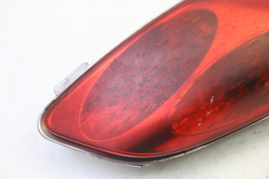 photo de RIGHT REAR LIGHT YAMAHA X-MAX XMAX 250 (2006 - 2009)