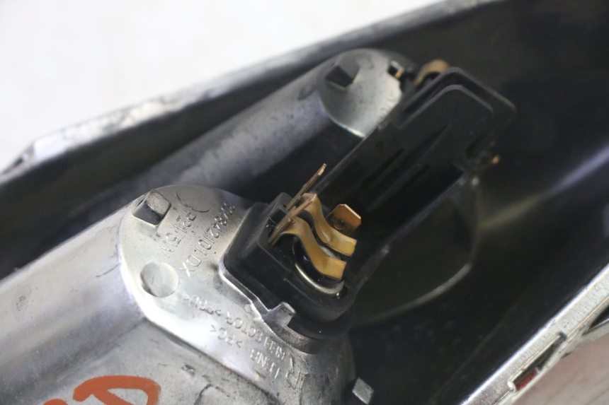 photo de RIGHT REAR LIGHT YAMAHA X-MAX XMAX 250 (2006 - 2009)