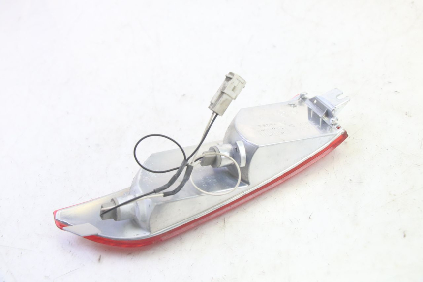 photo de RIGHT TAIL LIGHT PIAGGIO XEVO - X EVO 125 (2007 - 2016) - Alternative perspective
