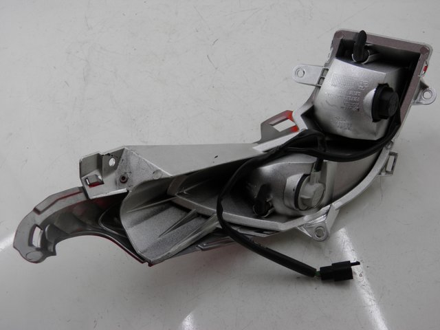 photo de LEFT TAIL LIGHT HONDA FES S-WING SWING 125 (2007 - 2015) - Component detail