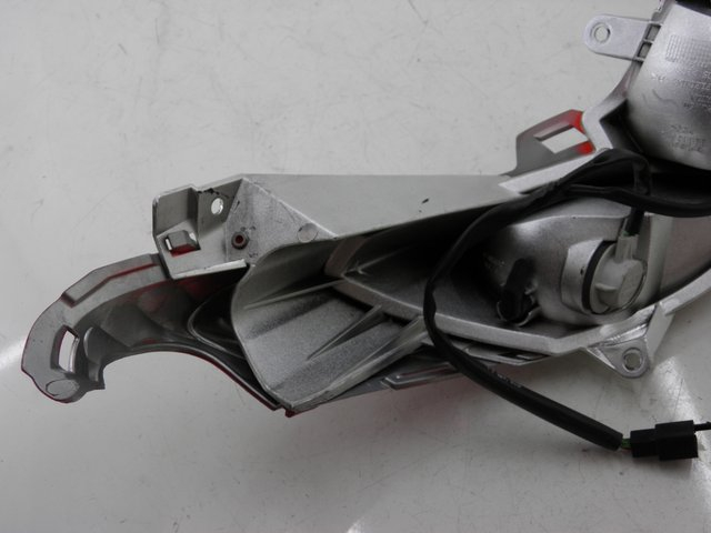 photo de LEFT TAIL LIGHT HONDA FES S-WING SWING 125 (2007 - 2015) - Technical close-up