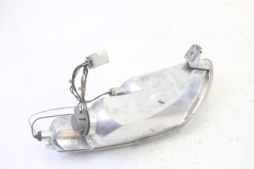 photo de LEFT TAIL LIGHT PIAGGIO MP3 RL 250 (2007 - 2010)