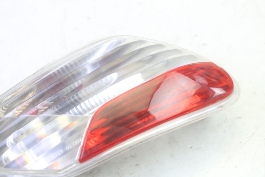photo de LEFT TAIL LIGHT PIAGGIO MP3 RL 250 (2007 - 2010) - Zoom on usage condition