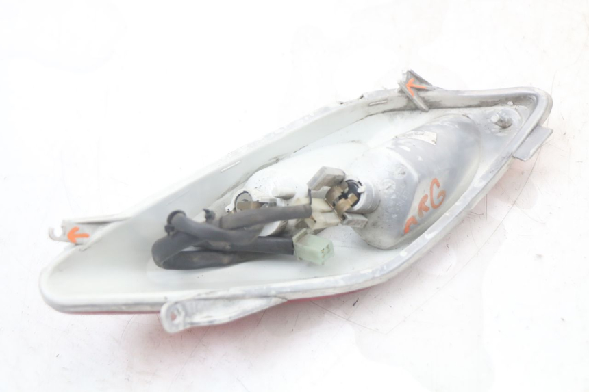 photo de LEFT REAR LIGHT YAMAHA XMAX X-MAX 125 (2006 - 2009) - Fixing points details