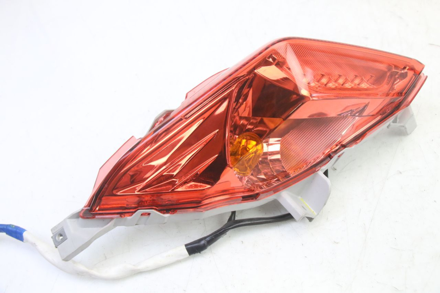 photo de LEFT TAIL LIGHT YAMAHA XMAX X-MAX 125 (2021 - 2025)
