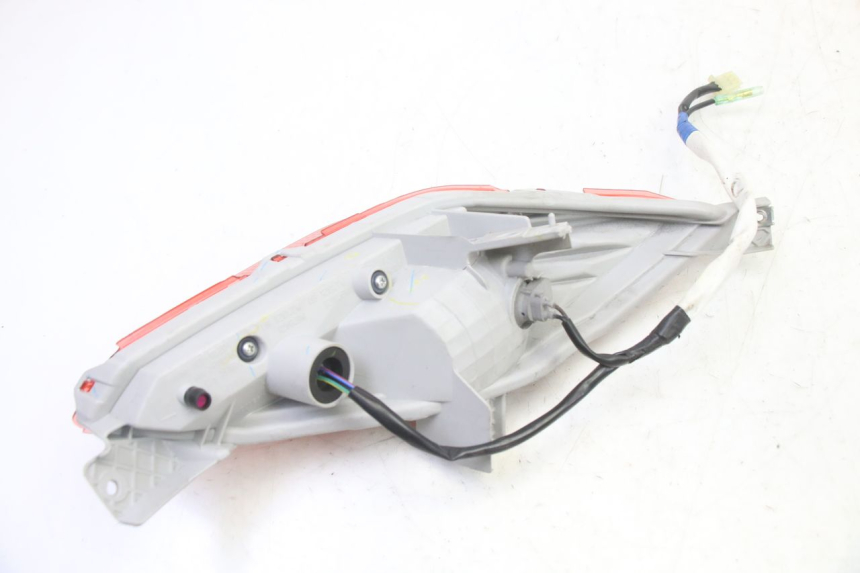 photo de LEFT TAIL LIGHT YAMAHA XMAX X-MAX 125 (2021 - 2025)