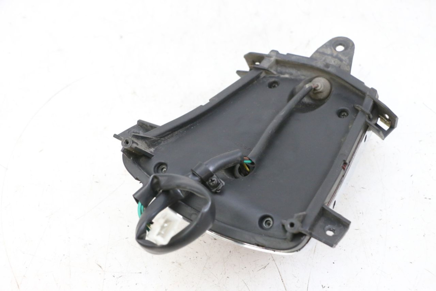 photo de TAIL LIGHT EFUN PUSA 1 - Surface and material condition