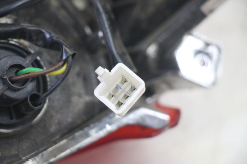 photo de TAIL LIGHT JM MOTORS SANTANA EVO 50 (2024 - 2026) - Surface and material condition